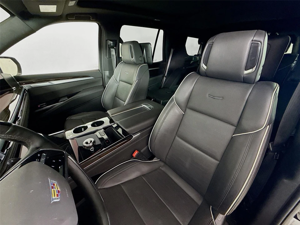 2025 Cadillac Escalade 5th Gen - Image 2 of 15