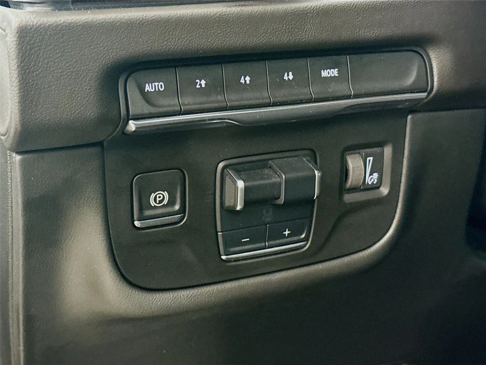 2025 Cadillac Escalade 5th Gen - Image 3 of 31