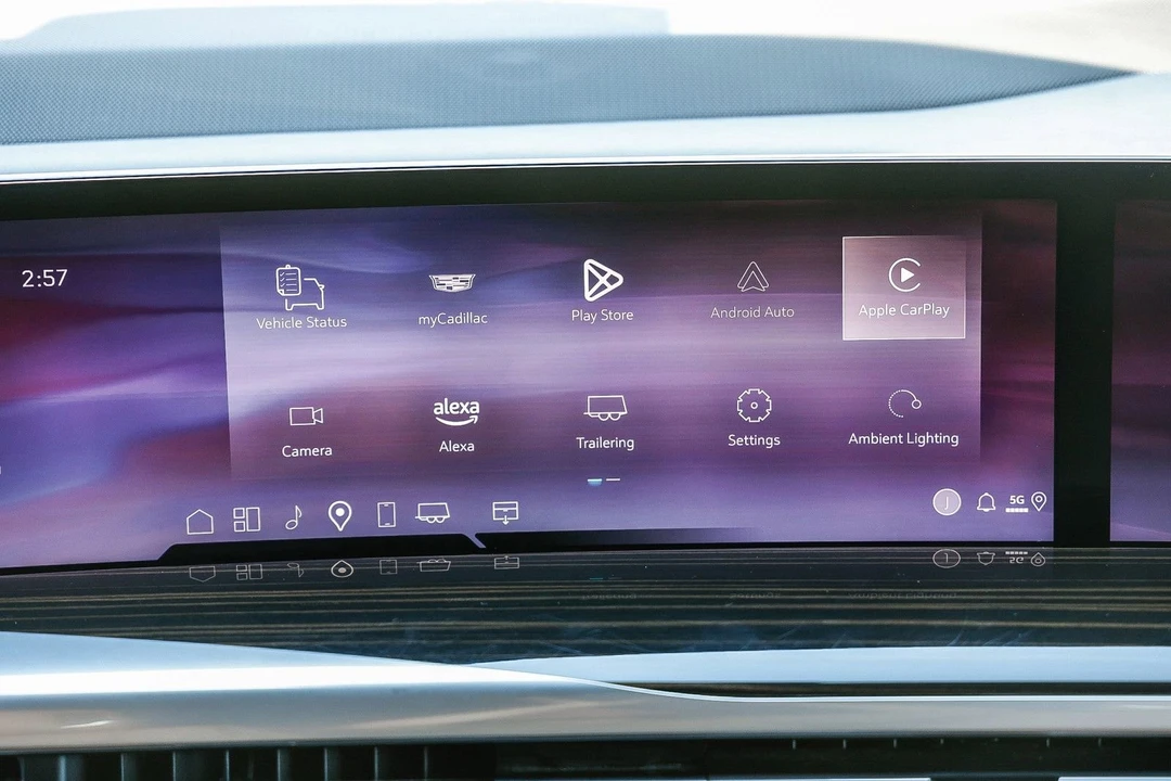 2025 Cadillac Escalade 5th Gen - Image 12 of 21