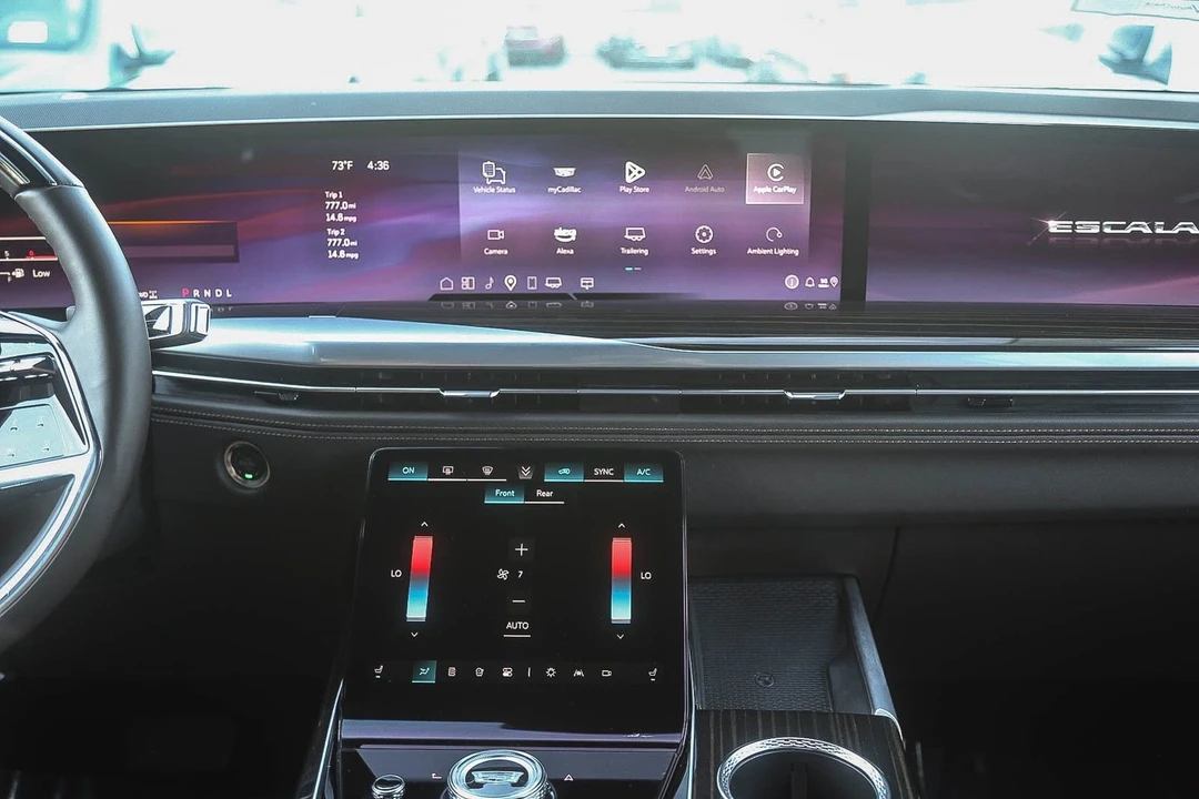 2025 Cadillac Escalade 5th Gen - Image 11 of 12