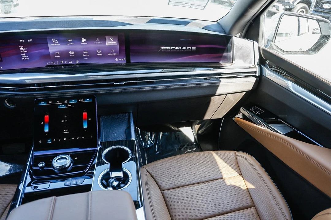 2025 Cadillac Escalade 5th Gen - Image 15 of 21