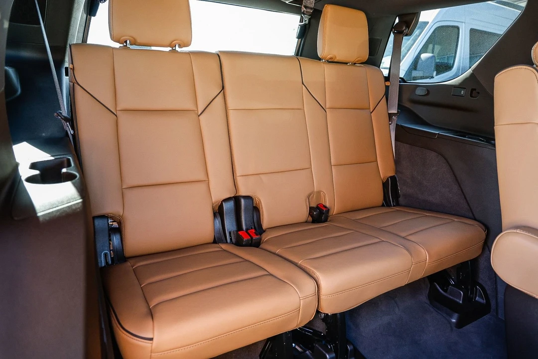 2025 Cadillac Escalade 5th Gen - Image 19 of 21
