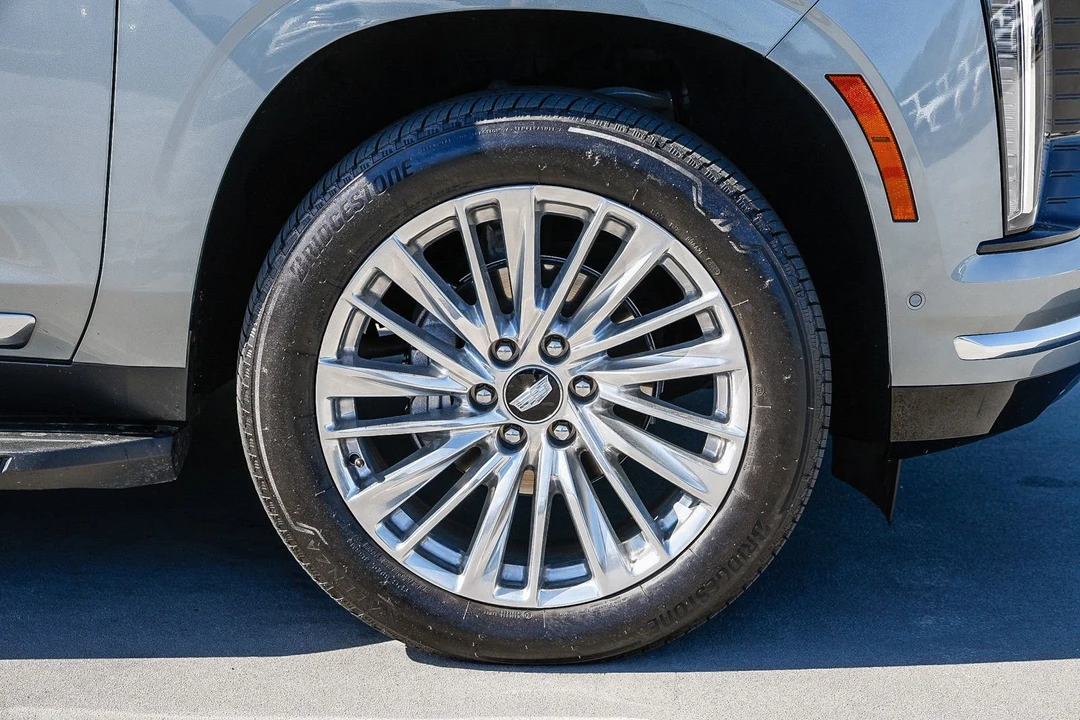 2025 Cadillac Escalade 5th Gen - Image 9 of 21