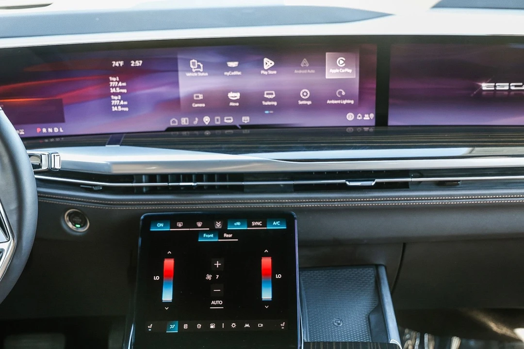 2025 Cadillac Escalade 5th Gen - Image 11 of 21