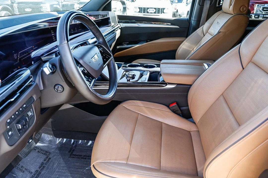 2025 Cadillac Escalade 5th Gen - Image 20 of 21