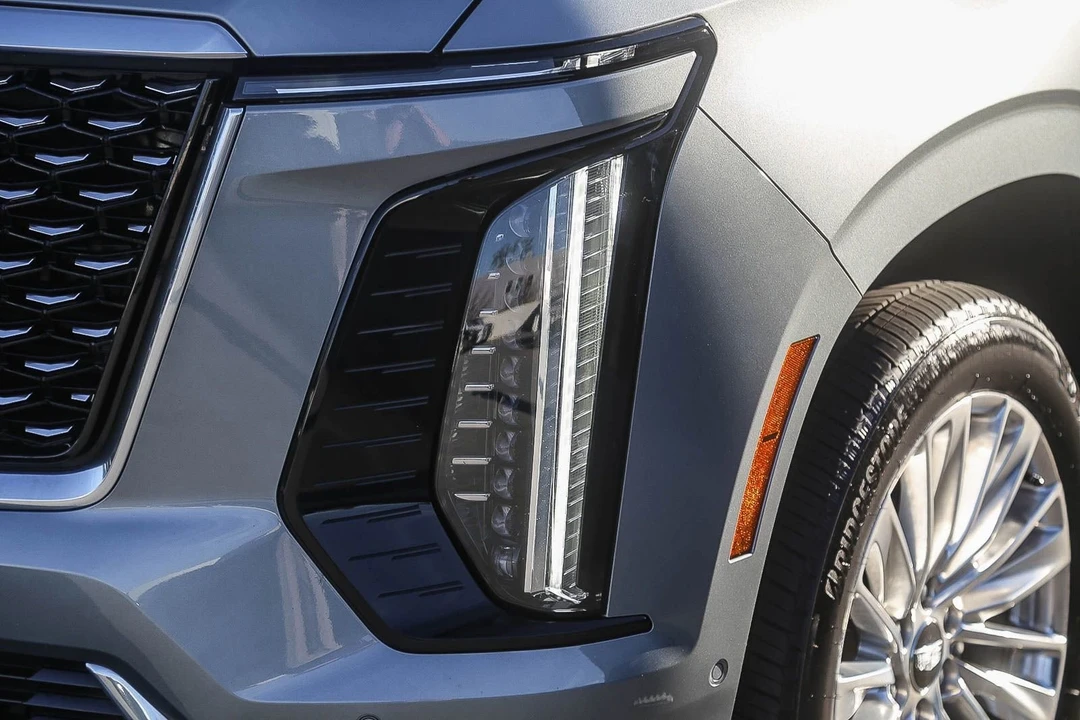 2025 Cadillac Escalade 5th Gen - Image 7 of 12