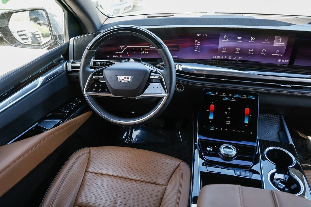 2025 Cadillac Escalade 5th Gen - Image 14 of 21