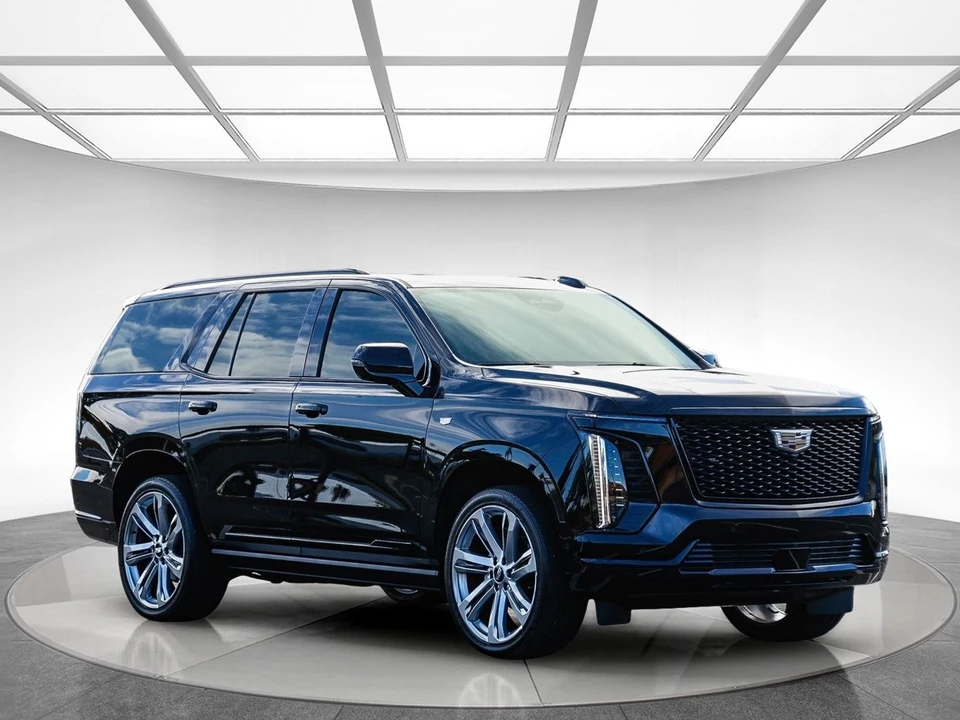 2025 Cadillac Escalade 5th Gen - Image 5 of 12