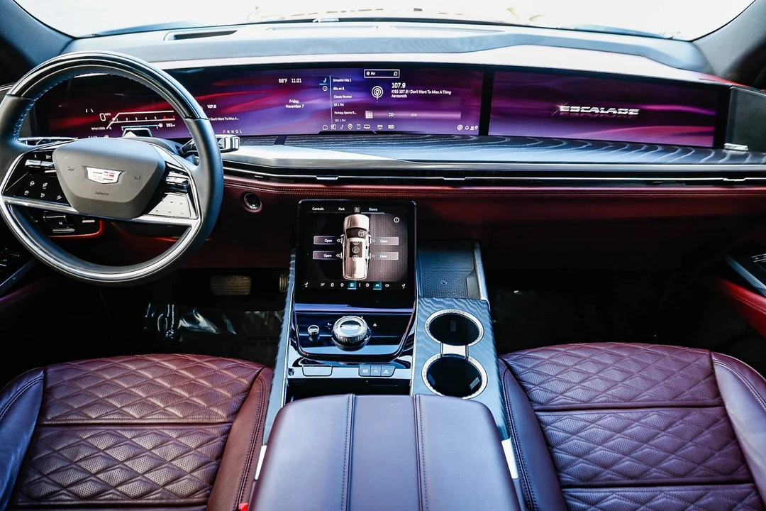 2025 Cadillac Escalade 5th Gen - Image 10 of 12