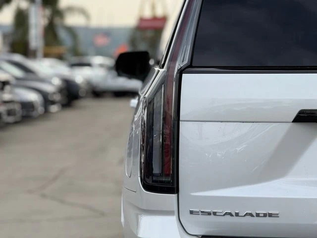 2025 Cadillac Escalade 5th Gen - Image 8 of 12