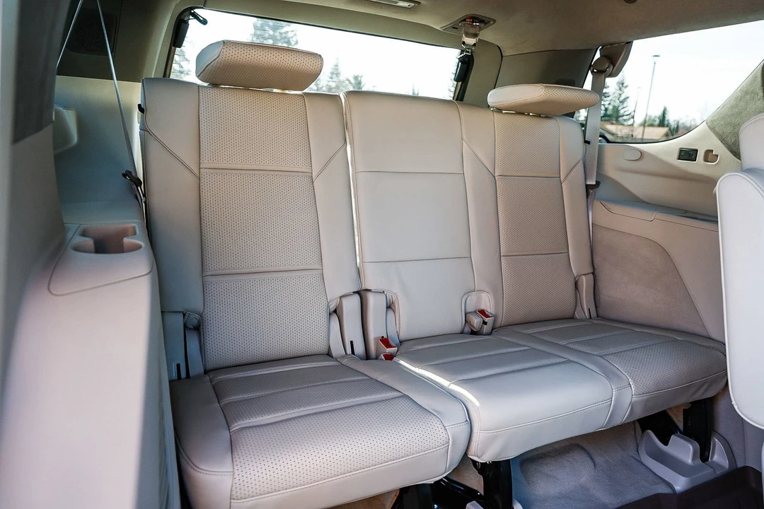 2025 Cadillac Escalade 5th Gen - Image 19 of 21