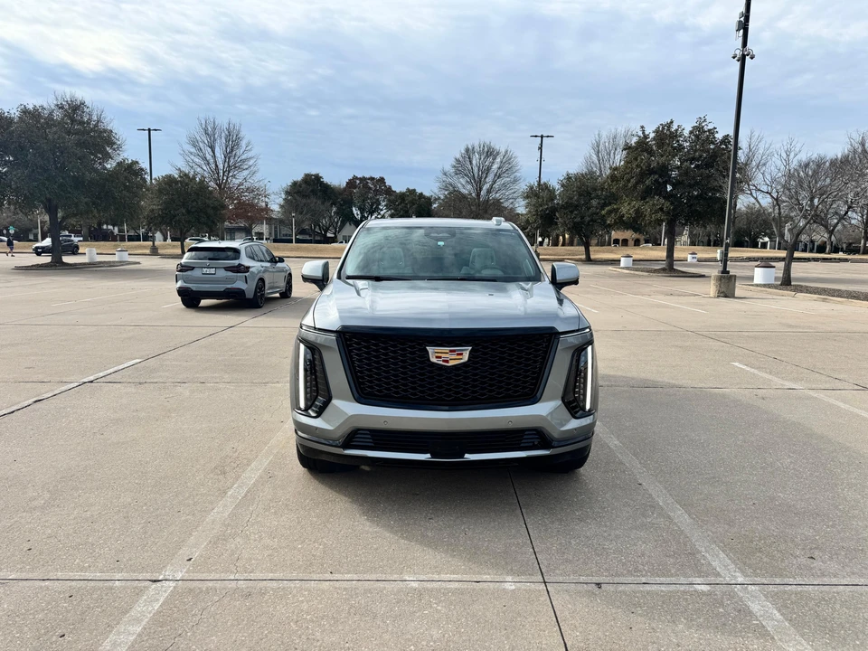 2025 Cadillac Escalade 5th Gen - Image 6 of 31