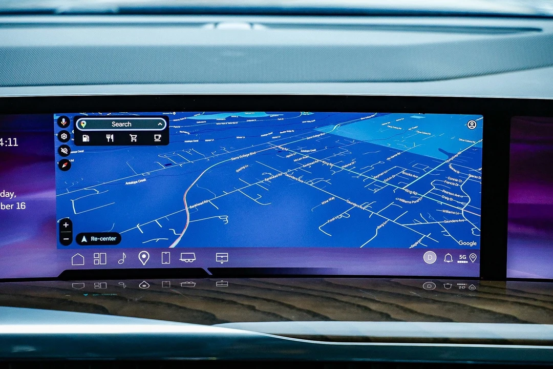 2025 Cadillac Escalade 5th Gen - Image 12 of 12