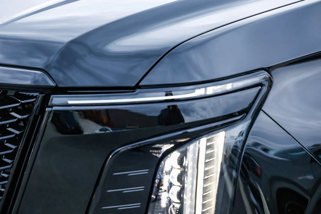 2025 Cadillac Escalade 5th Gen - Image 7 of 12
