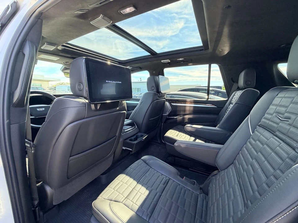 2025 Cadillac Escalade 5th Gen - Image 3 of 6
