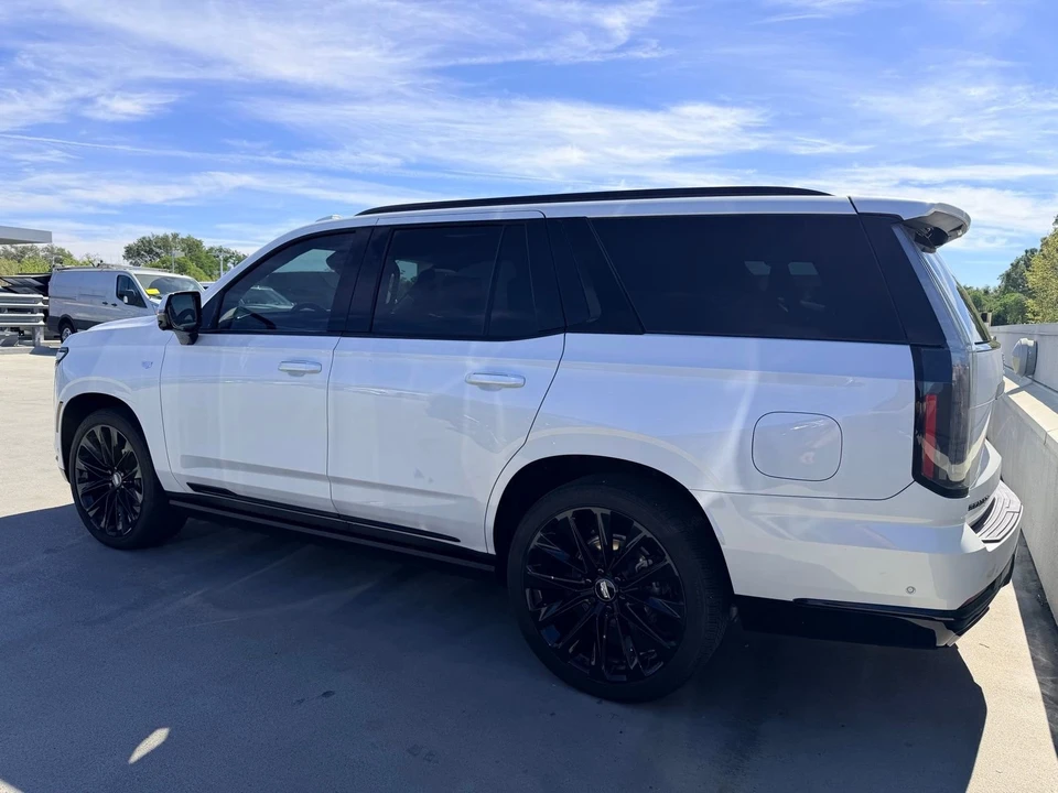 2025 Cadillac Escalade 5th Gen - Image 4 of 6