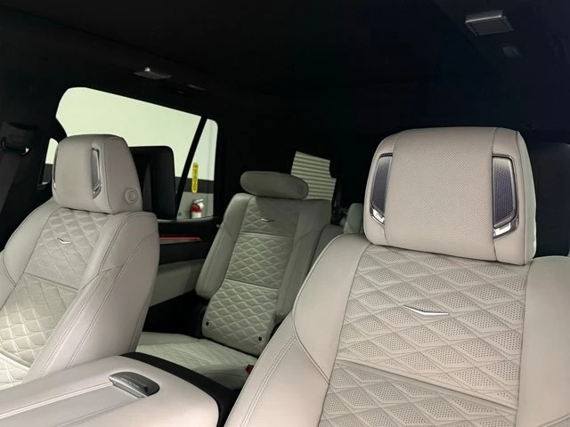 2025 Cadillac Escalade 5th Gen - Image 21 of 31