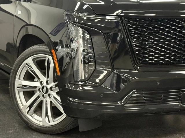 2025 Cadillac Escalade 5th Gen - Image 4 of 12