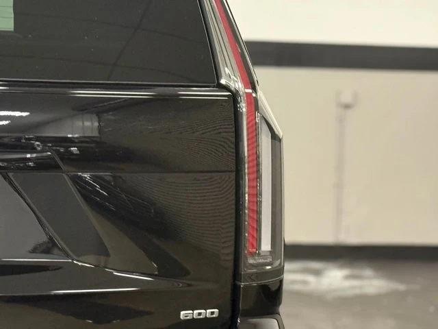 2025 Cadillac Escalade 5th Gen - Image 11 of 31