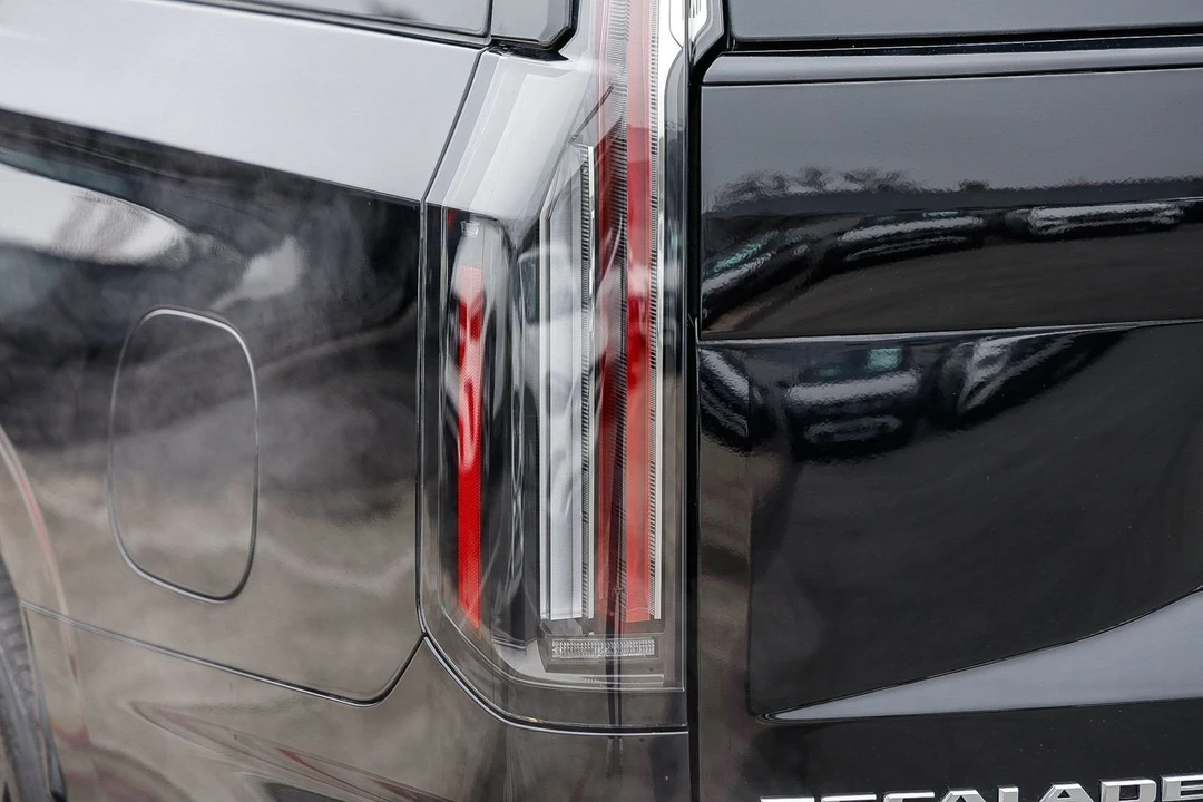 2025 Cadillac Escalade 5th Gen - Image 8 of 12