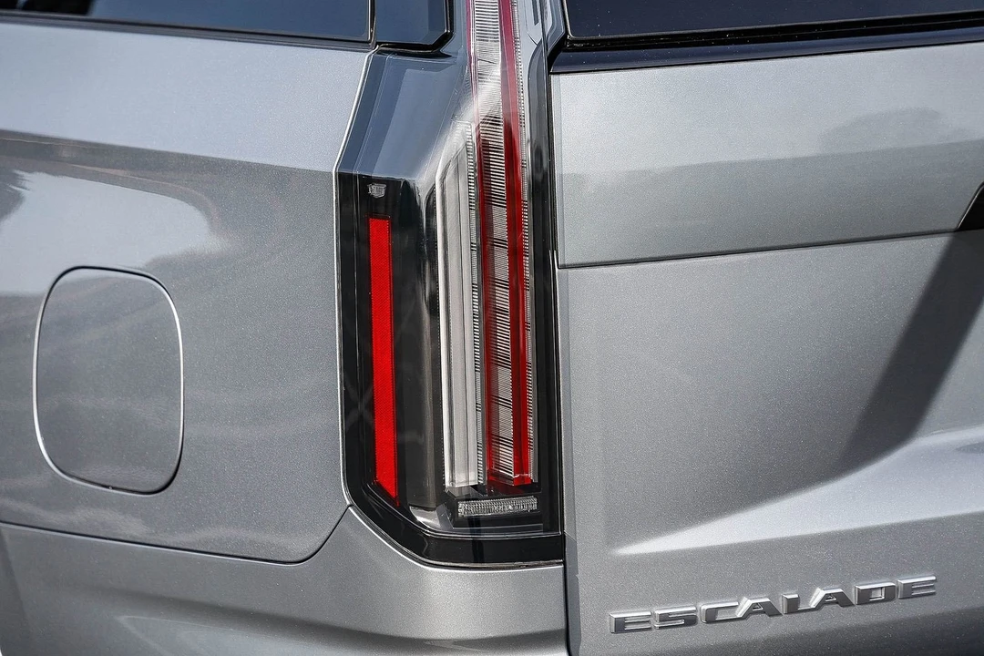 2025 Cadillac Escalade 5th Gen - Image 8 of 12