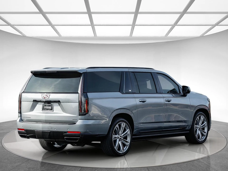 2025 Cadillac Escalade 5th Gen - Image 4 of 12