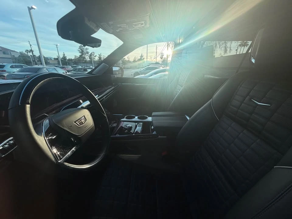 2025 Cadillac Escalade 5th Gen - Image 6 of 10