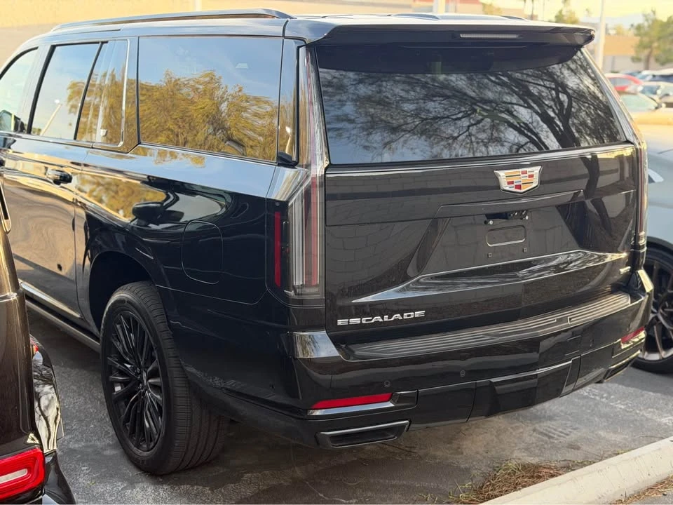 2025 Cadillac Escalade 5th Gen - Image 5 of 10