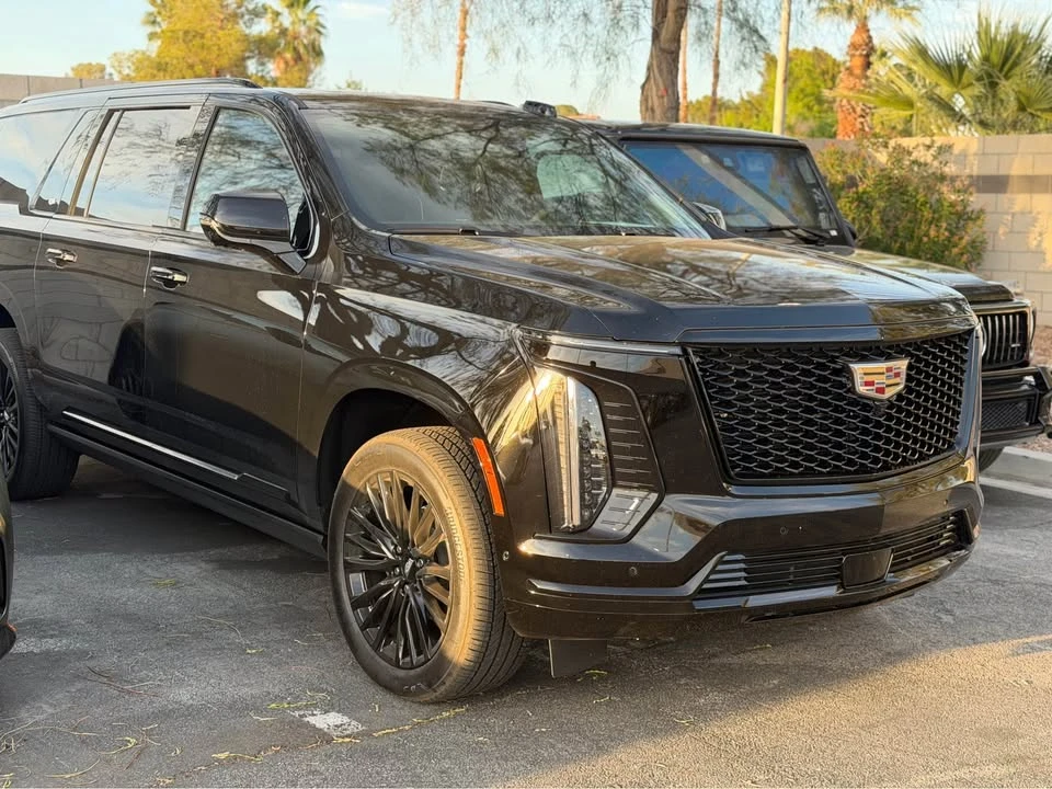 2025 Cadillac Escalade 5th Gen - Image 3 of 10