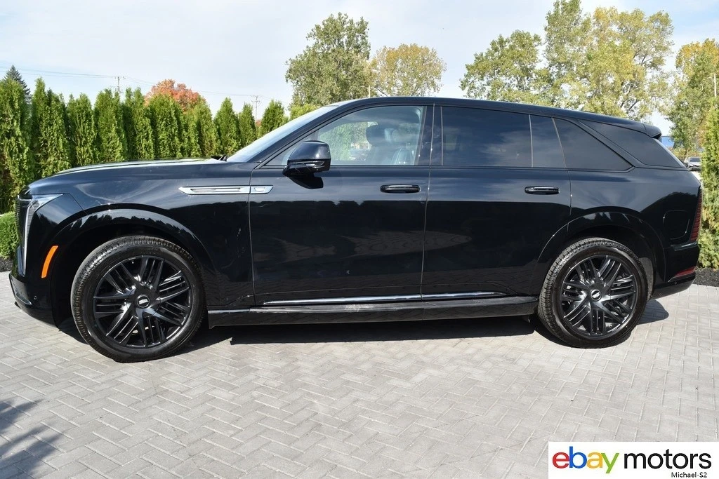 2025 Cadillac Escalade IQ - Image 8 of 21
