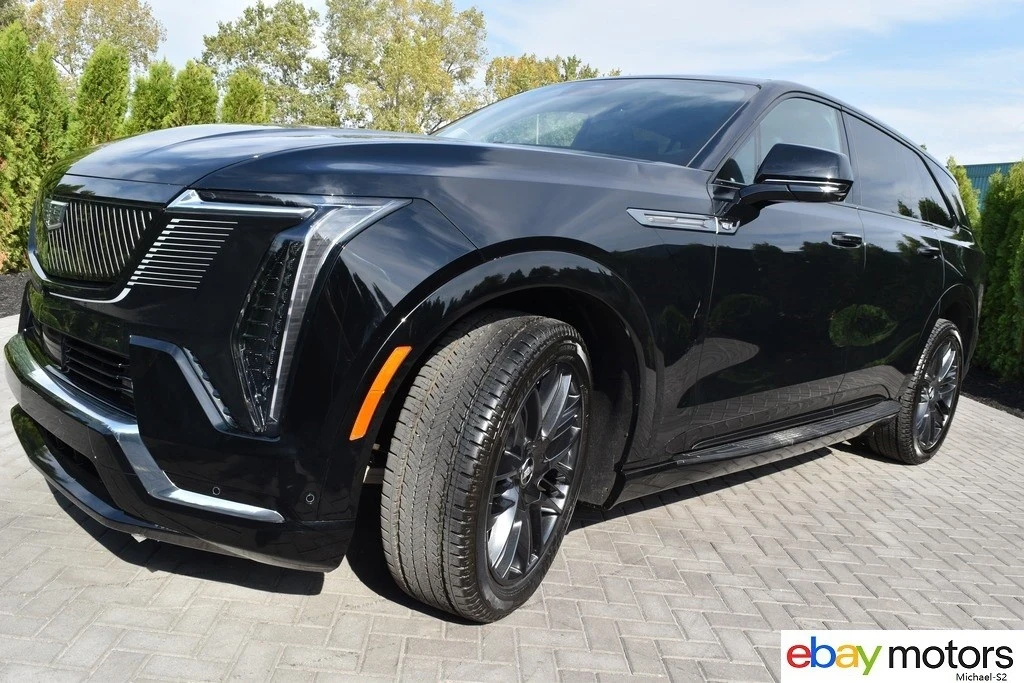 2025 Cadillac Escalade IQ - Image 9 of 21