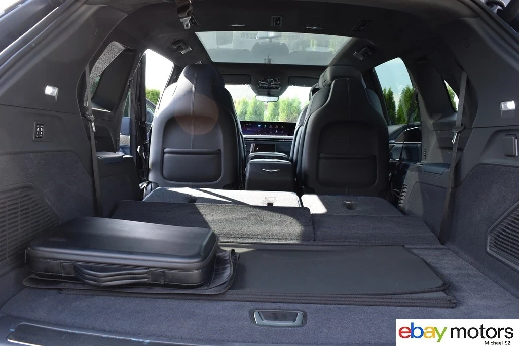 2025 Cadillac Escalade IQ - Image 15 of 21