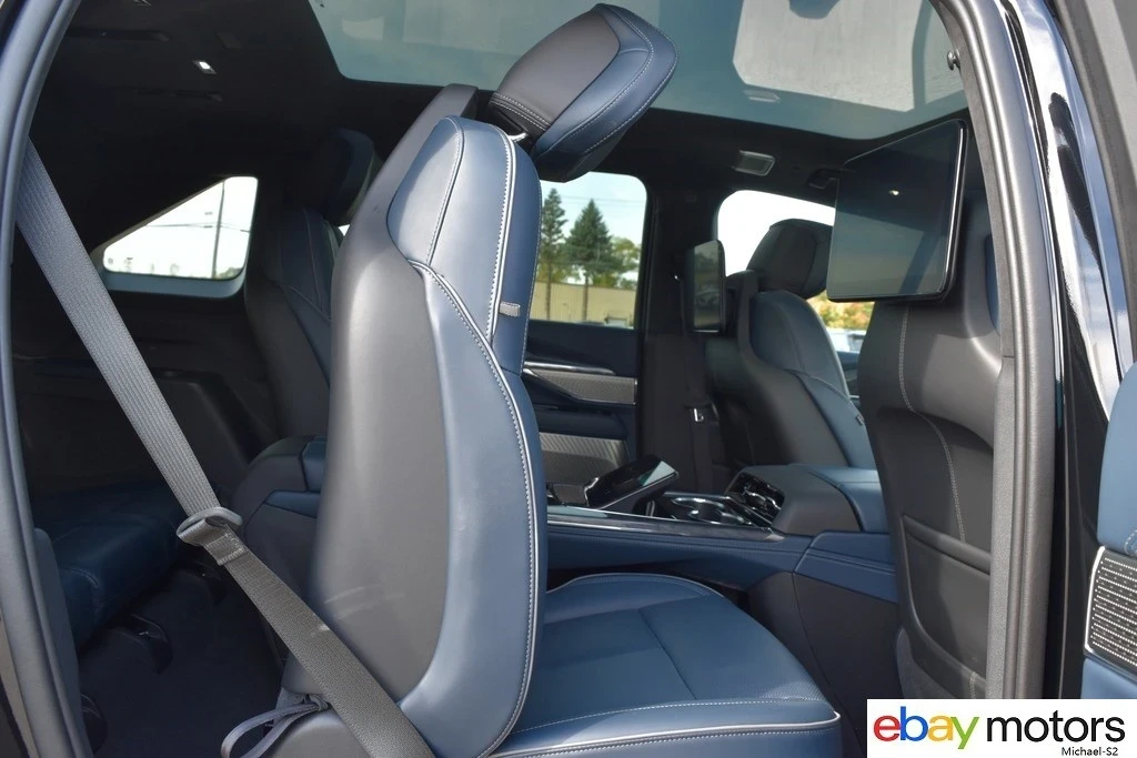2025 Cadillac Escalade IQ - Image 18 of 21