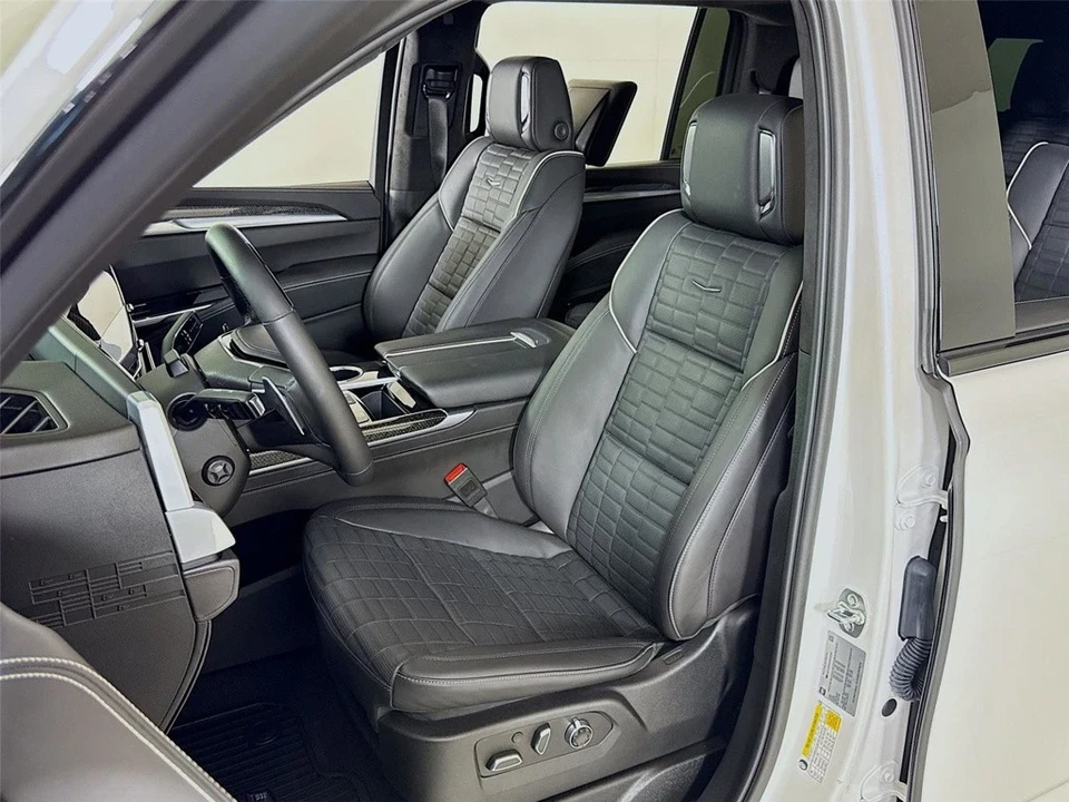 2025 Cadillac Escalade-V 5th Gen - Image 11 of 12
