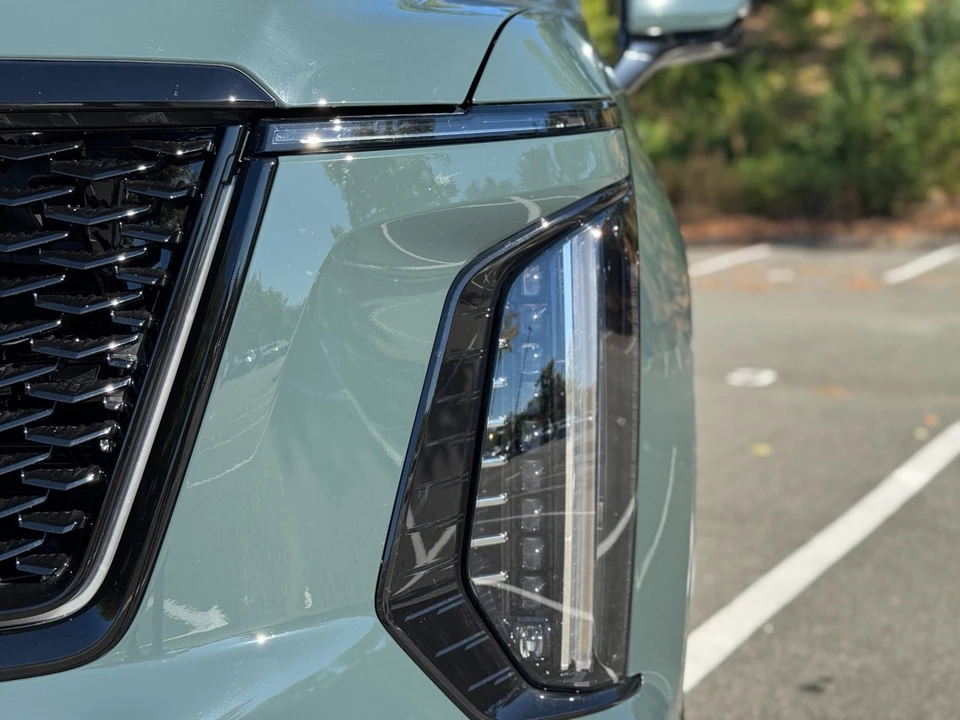 2025 Cadillac Escalade-V 5th Gen - Image 17 of 21