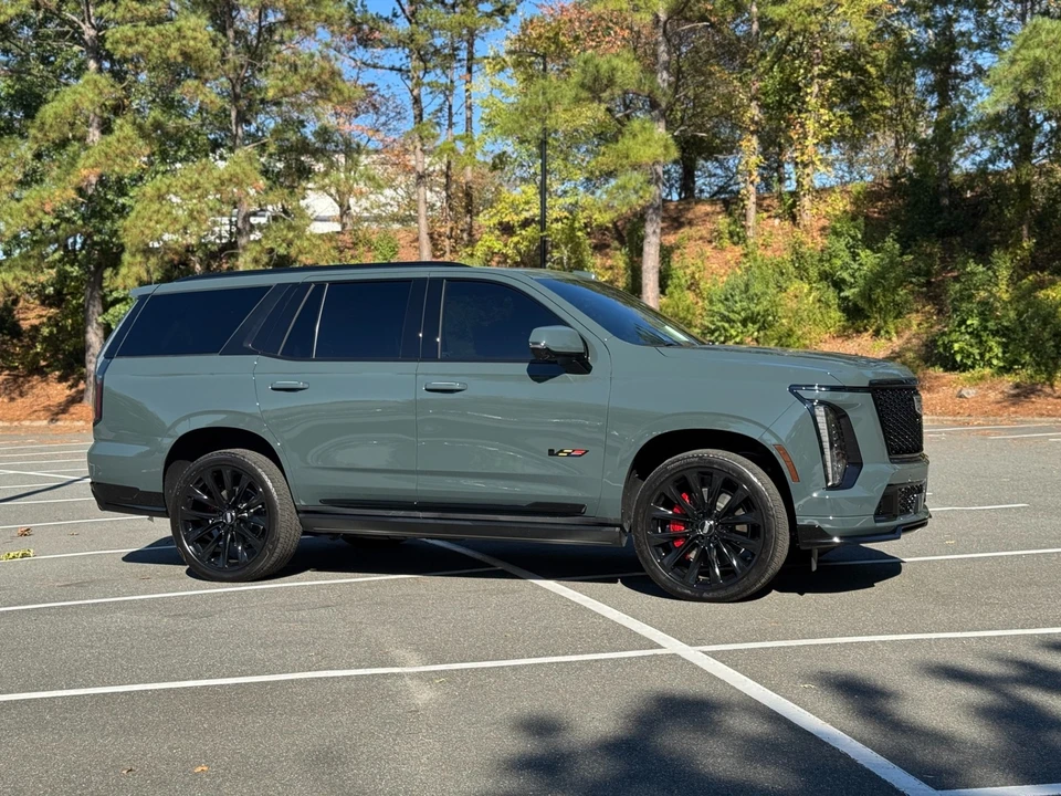 2025 Cadillac Escalade-V 5th Gen - Image 15 of 21