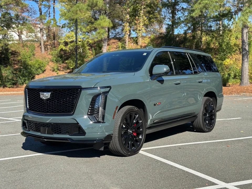 2025 Cadillac Escalade-V 5th Gen - Image 4 of 12