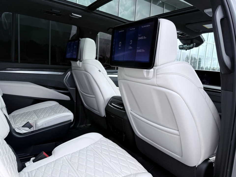 2025 Cadillac Escalade-V 5th Gen - Image 17 of 19