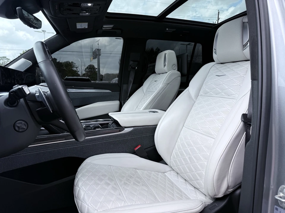 2025 Cadillac Escalade-V 5th Gen - Image 9 of 19