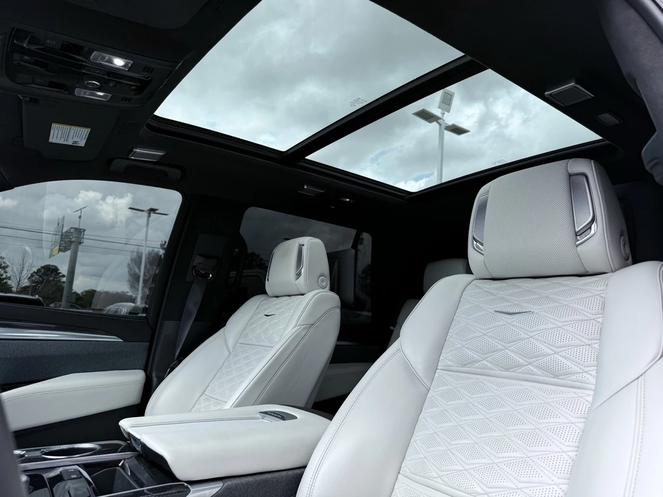 2025 Cadillac Escalade-V 5th Gen - Image 14 of 19