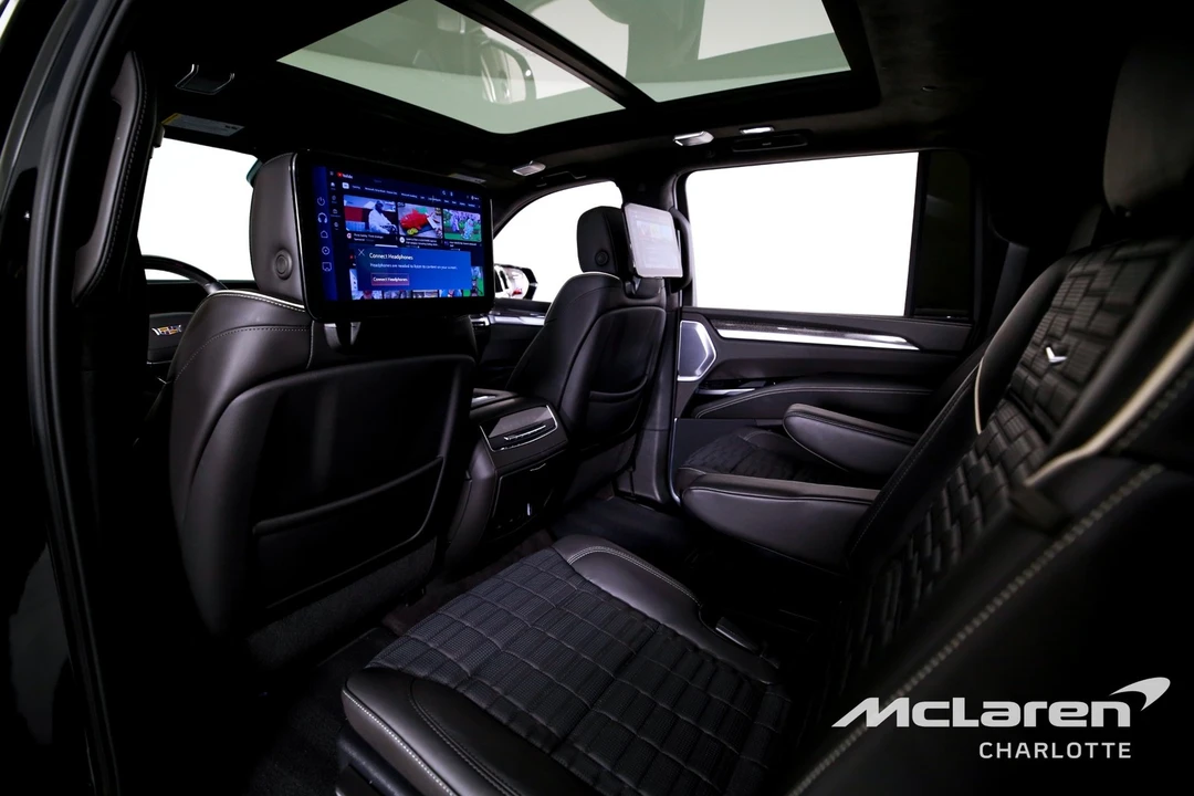 2025 Cadillac Escalade 5th Gen - Image 19 of 21