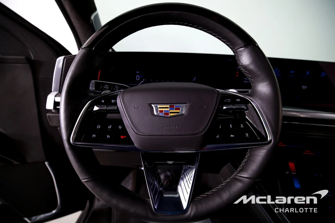 2025 Cadillac Escalade 5th Gen - Image 14 of 21
