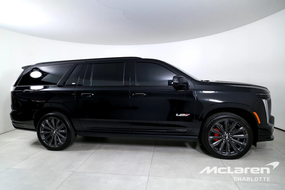 2025 Cadillac Escalade 5th Gen - Image 9 of 21