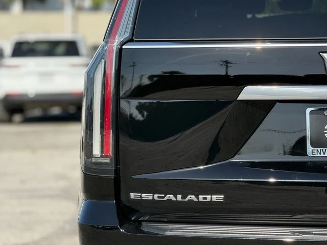 2025 Cadillac Escalade 5th Gen - Image 8 of 12