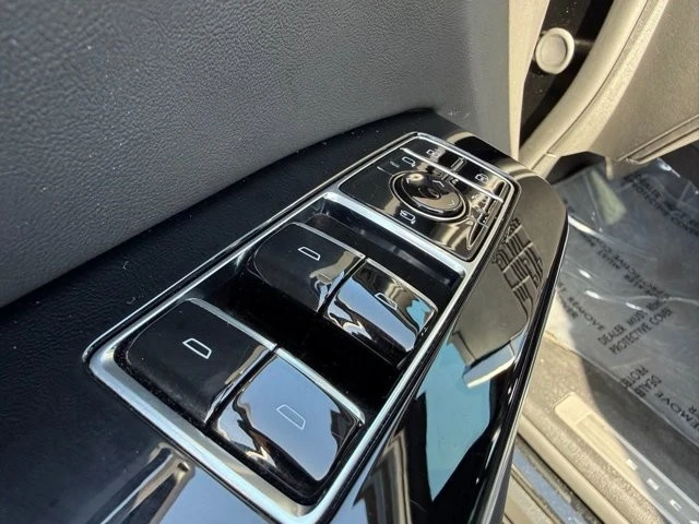 2025 Cadillac Escalade 5th Gen - Image 15 of 21