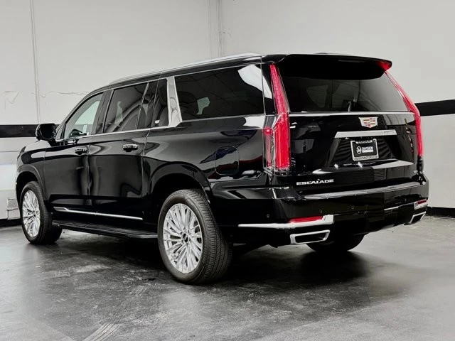 2025 Cadillac Escalade 5th Gen - Image 10 of 21