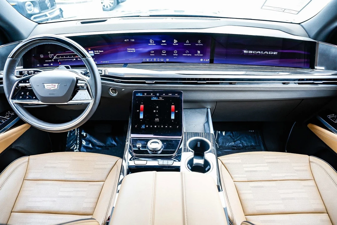 2025 Cadillac Escalade 5th Gen - Image 10 of 12