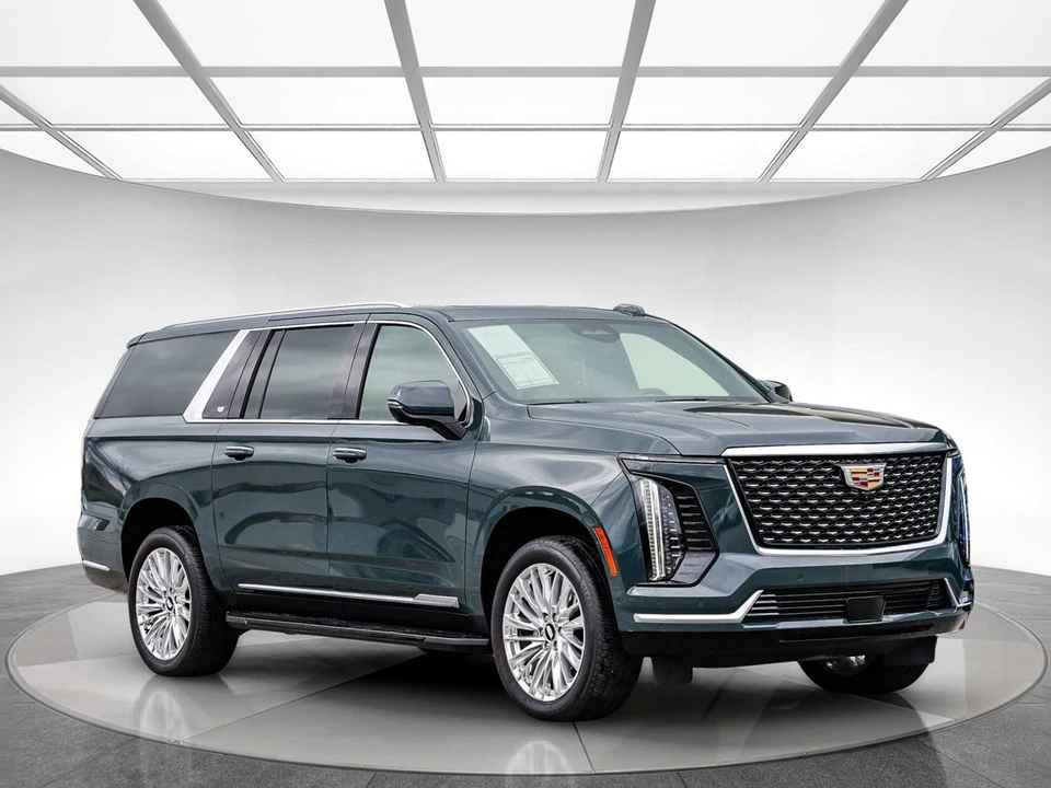 2025 Cadillac Escalade 5th Gen - Image 5 of 12
