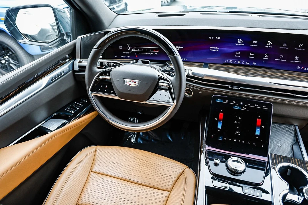 2025 Cadillac Escalade 5th Gen - Image 14 of 21