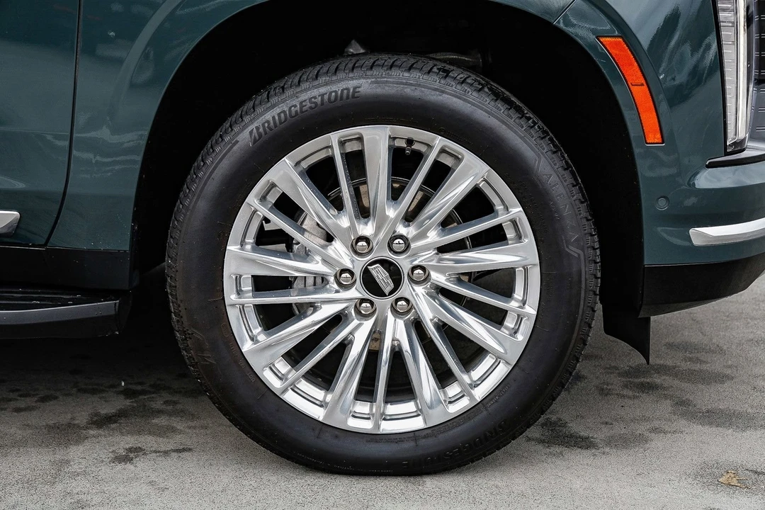 2025 Cadillac Escalade 5th Gen - Image 9 of 21